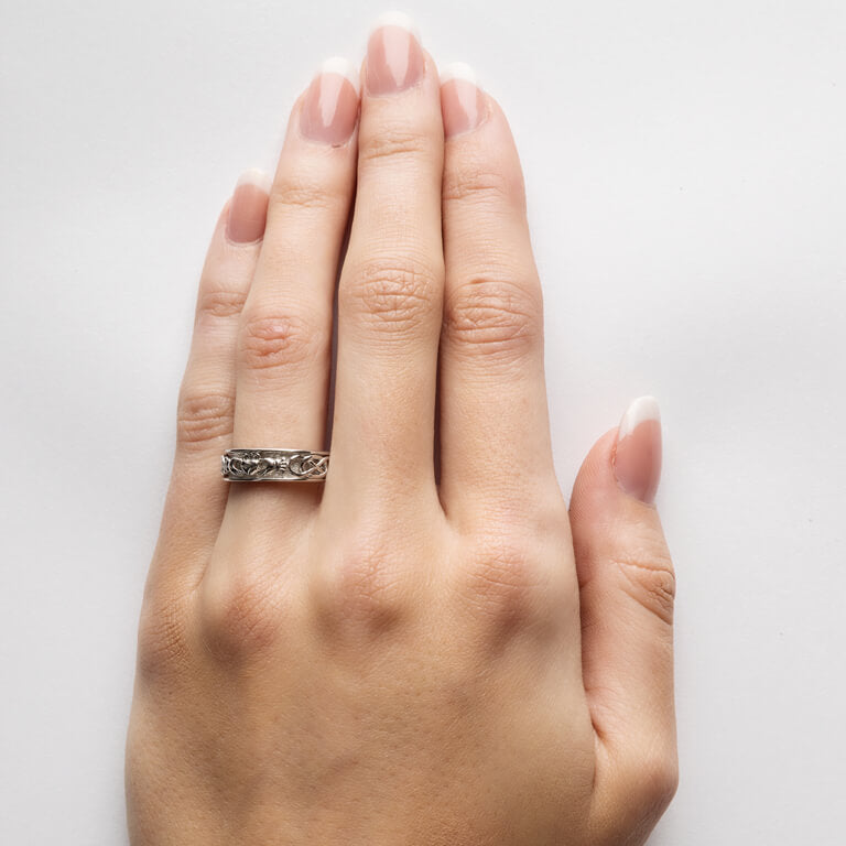 Ladies Sterling Silver Claddagh Ring