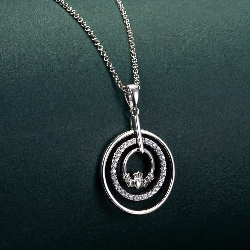 Sterling Silver Cubic Zirconia Circle Claddagh Pendant